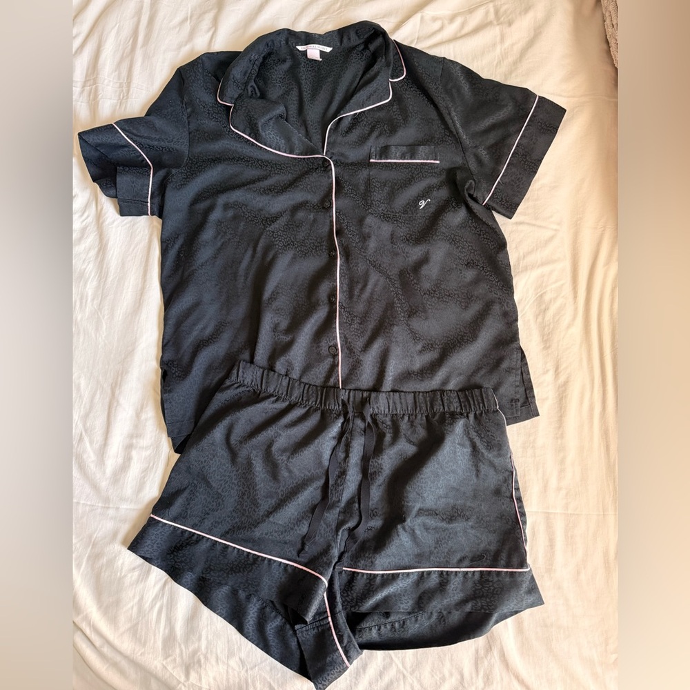 Victoria secret silky pajamas size large
